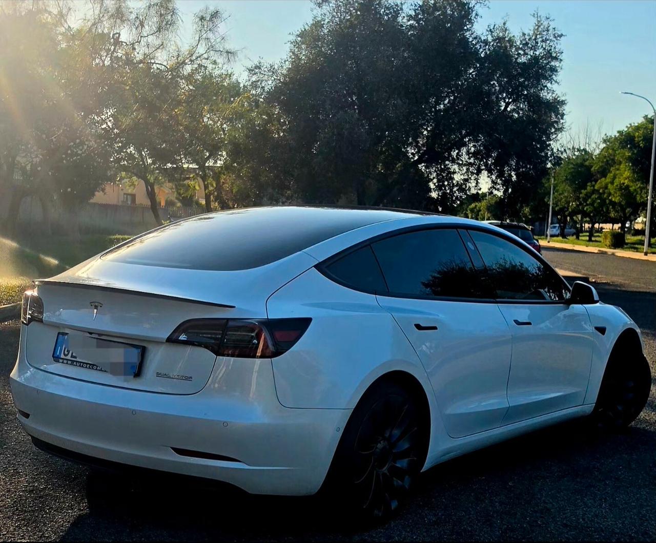 Tesla Model 3 Long Range AWD Performance