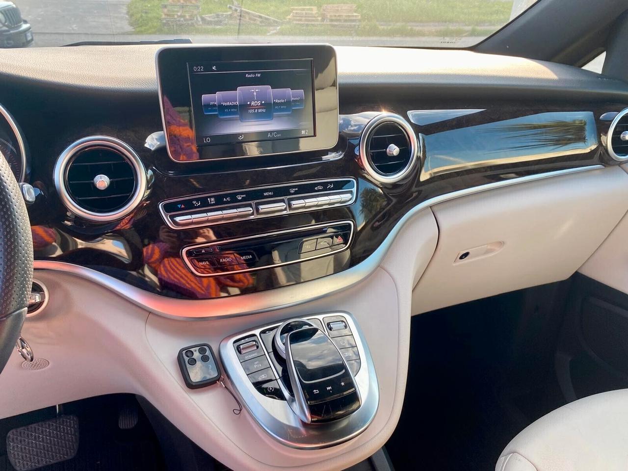 Mercedes V 200 d 136 CV allestimento disabili