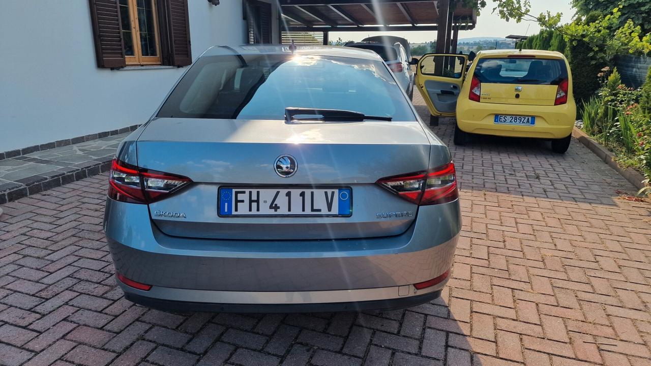 Skoda Superb 2.0 TDI DSG Executive