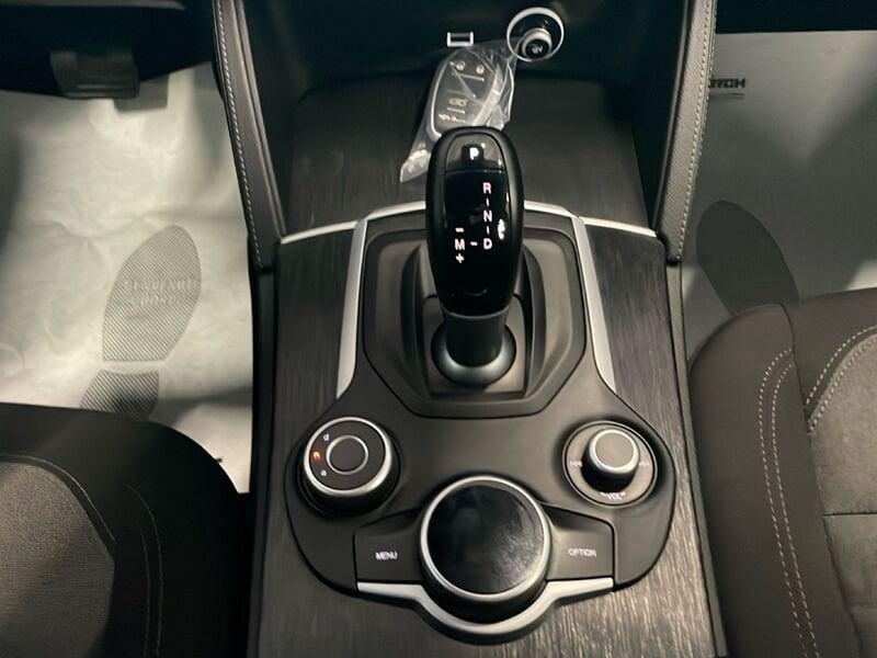 Alfa Romeo Stelvio 2.2 Turbo Diesel 190CV AT8 Q4 Business