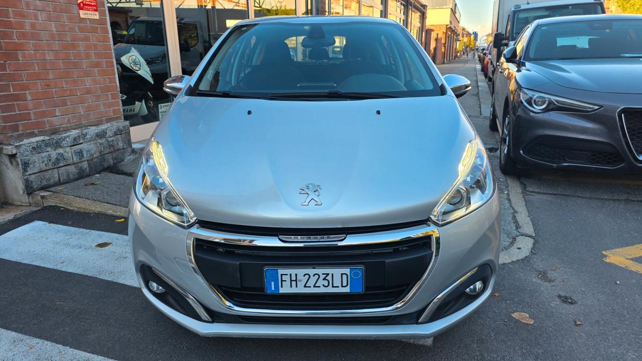 Peugeot 208 PureTech 82 5p. GPL Allure