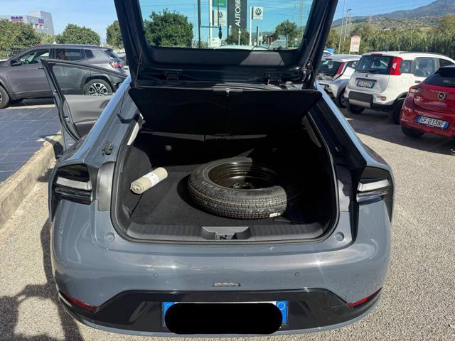 TOYOTA Prius 2.0 Plug-in Hybrid Lounge