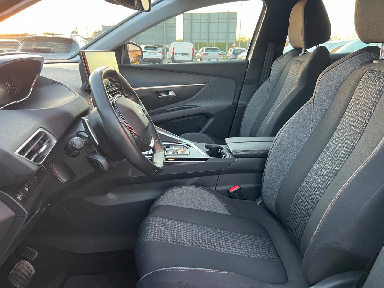 Peugeot 3008 BlueHDi 130 EAT8 Allure