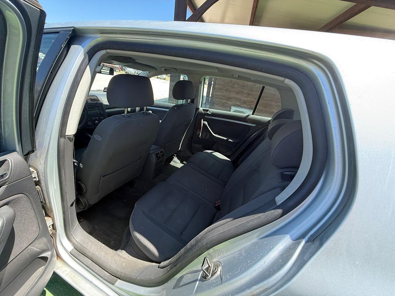 VOLKSWAGEN GOLF 5" SERIE