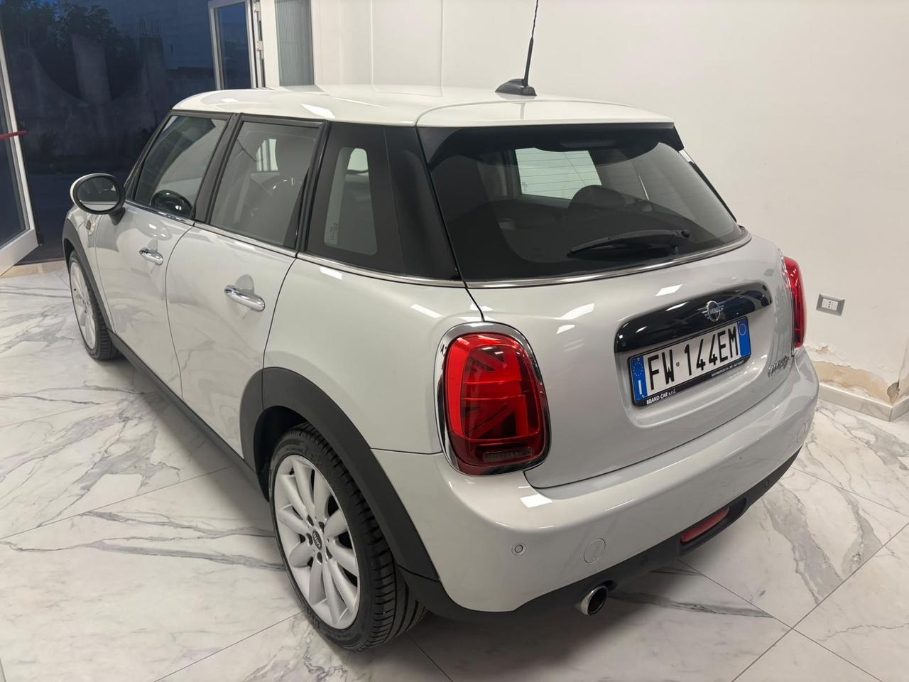 Mini Cooper 1500 D Baker Street Unipro 2019