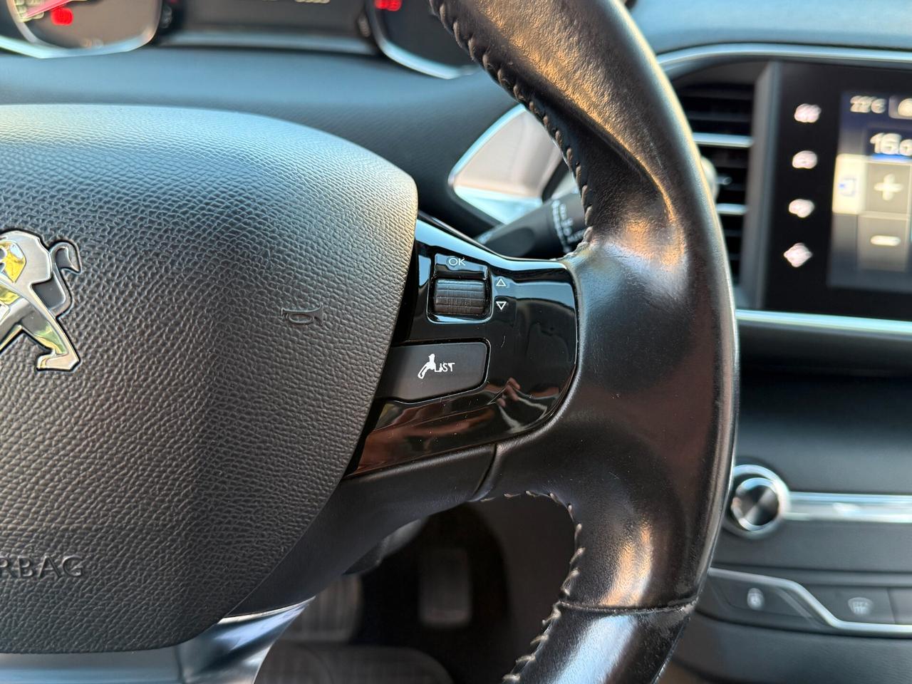 Peugeot 308 BlueHDi EAT6 Allure NAVI PELLE LED