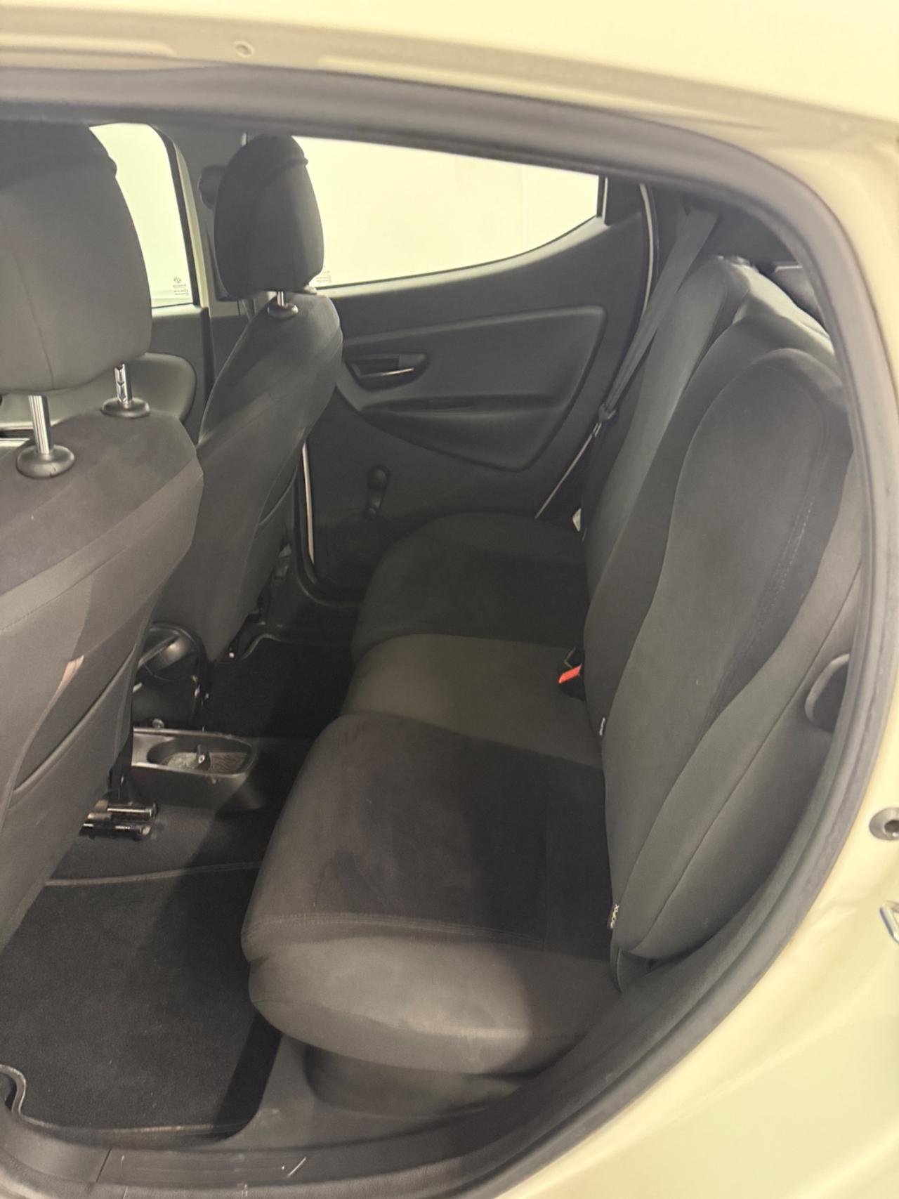 Lancia Ypsilon 0.9 TwinAir 85 CV 5 porte Metano Ecochic Gold