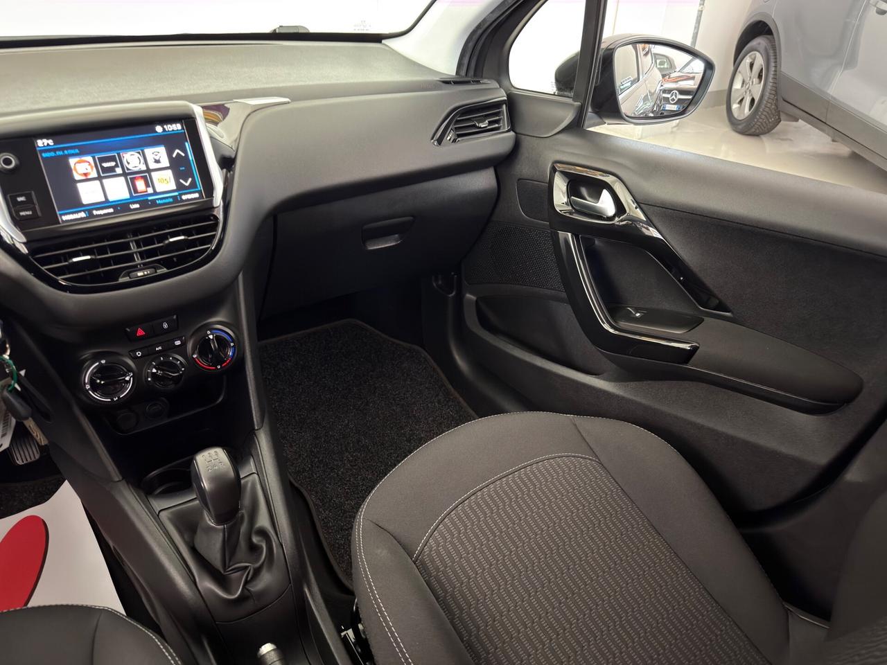 Peugeot 208 PureTech 82 5 porte Allure