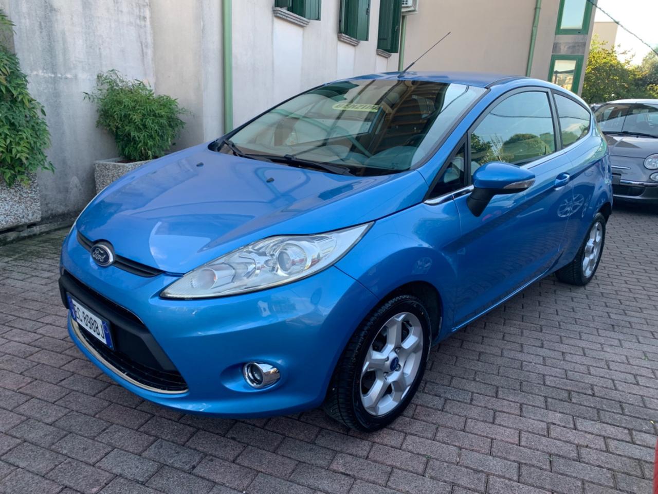 Ford Fiesta 1.4 3 porte Bz.- GPL Titanium