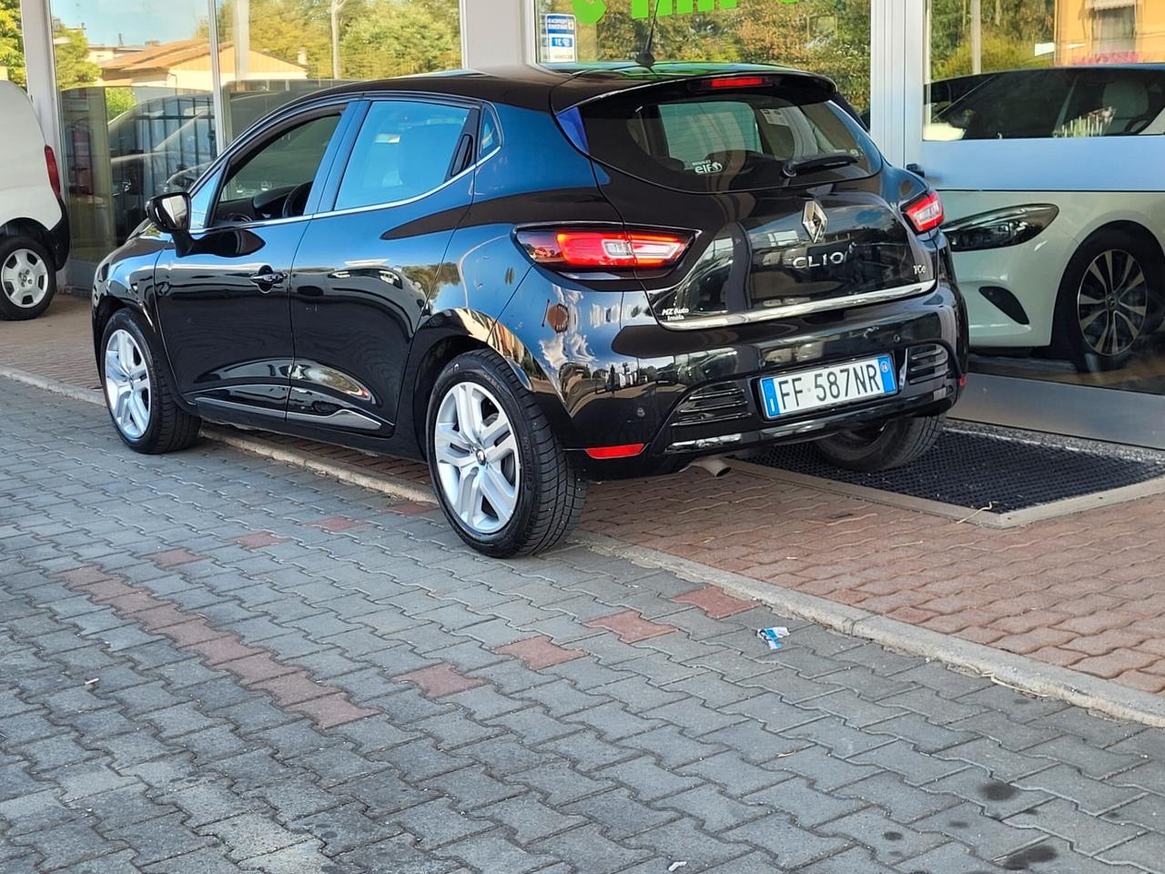 Renault Clio 1.2 75CV 5 porte Zen