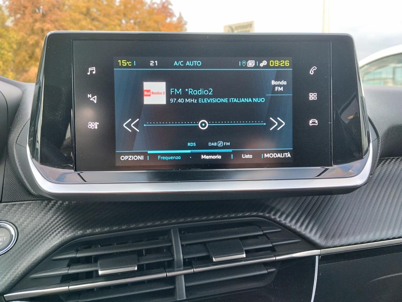 Peugeot 208 motore elettrico 136 CV 5 porte E-Style