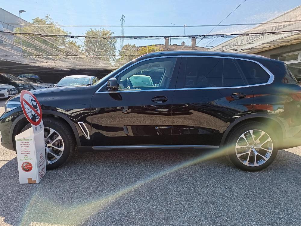 BMW X5 xdrive30d mhev 48V xLine auto