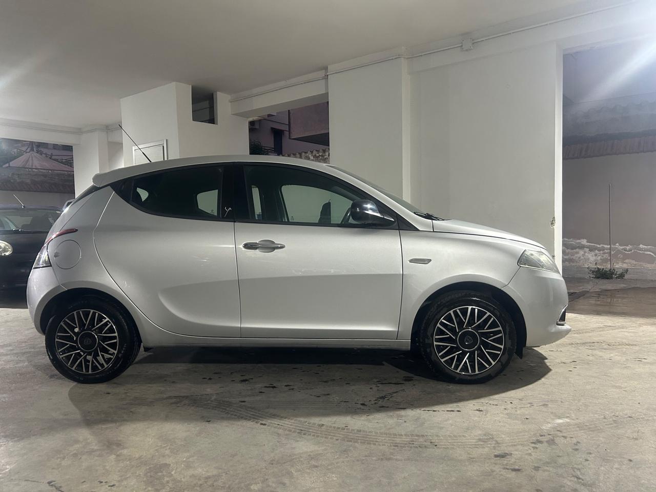 Lancia Ypsilon 1.2 69 CV 5 porte GPL
