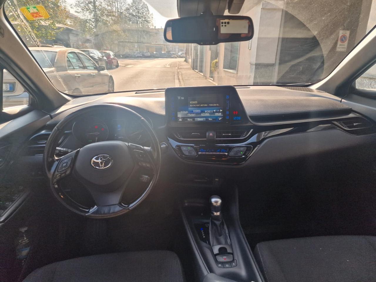 Toyota C-HR 1.8 Hybrid E-CVT