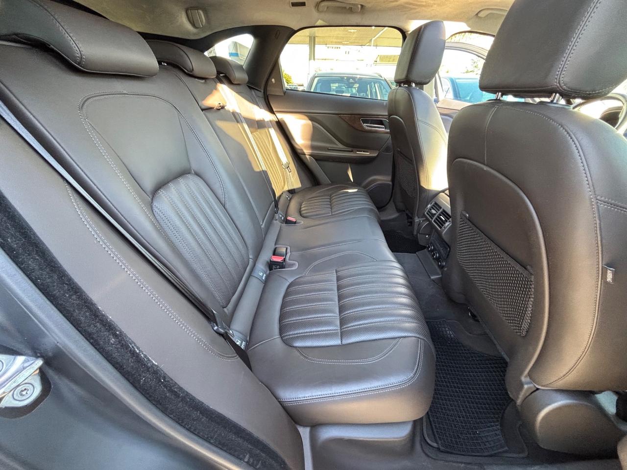 JAGUAR F-PACE 2.0 D 240CV TETTO APRIBILE FULL