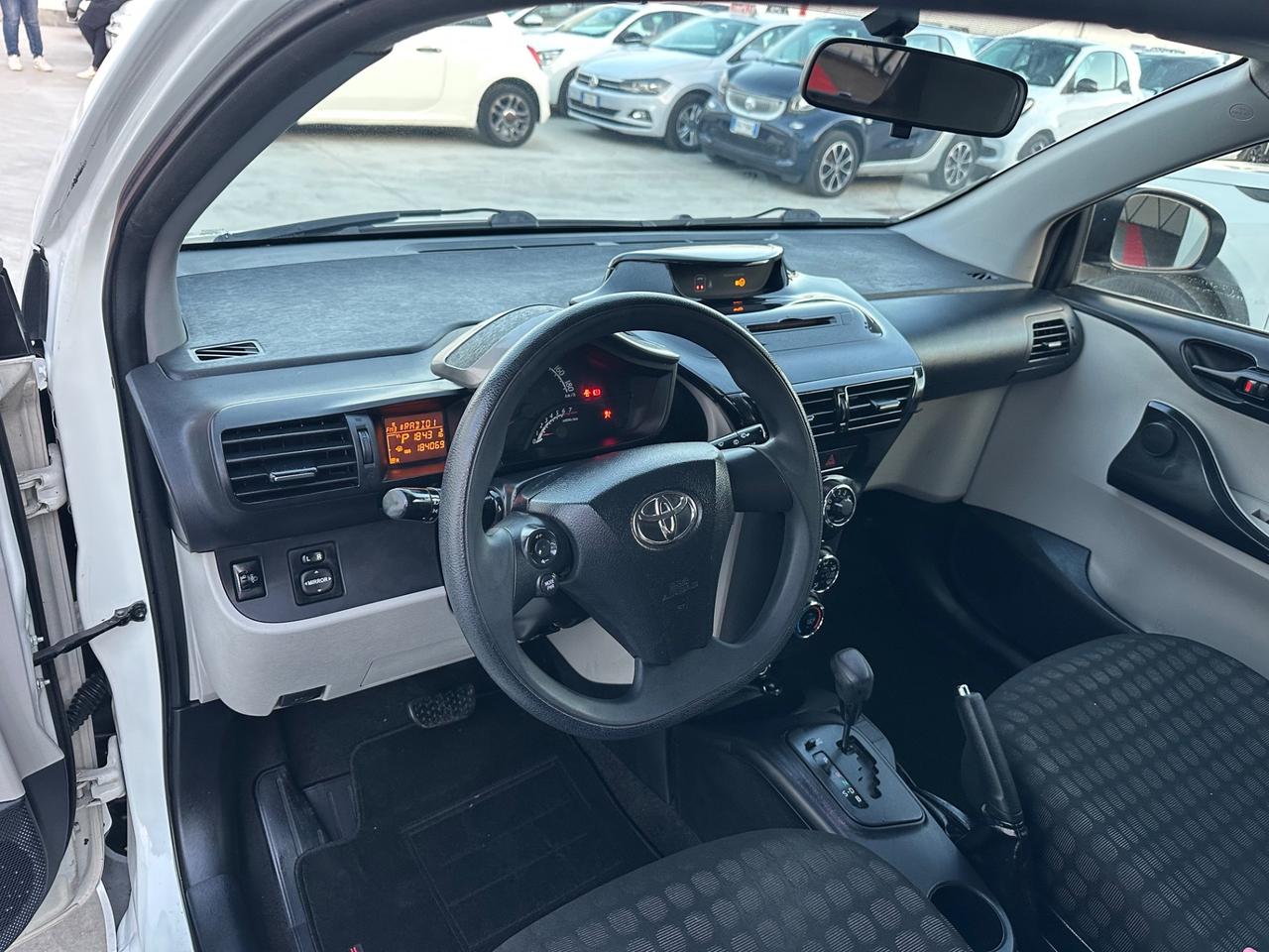 Toyota iQ 1.0 CVT Lounge