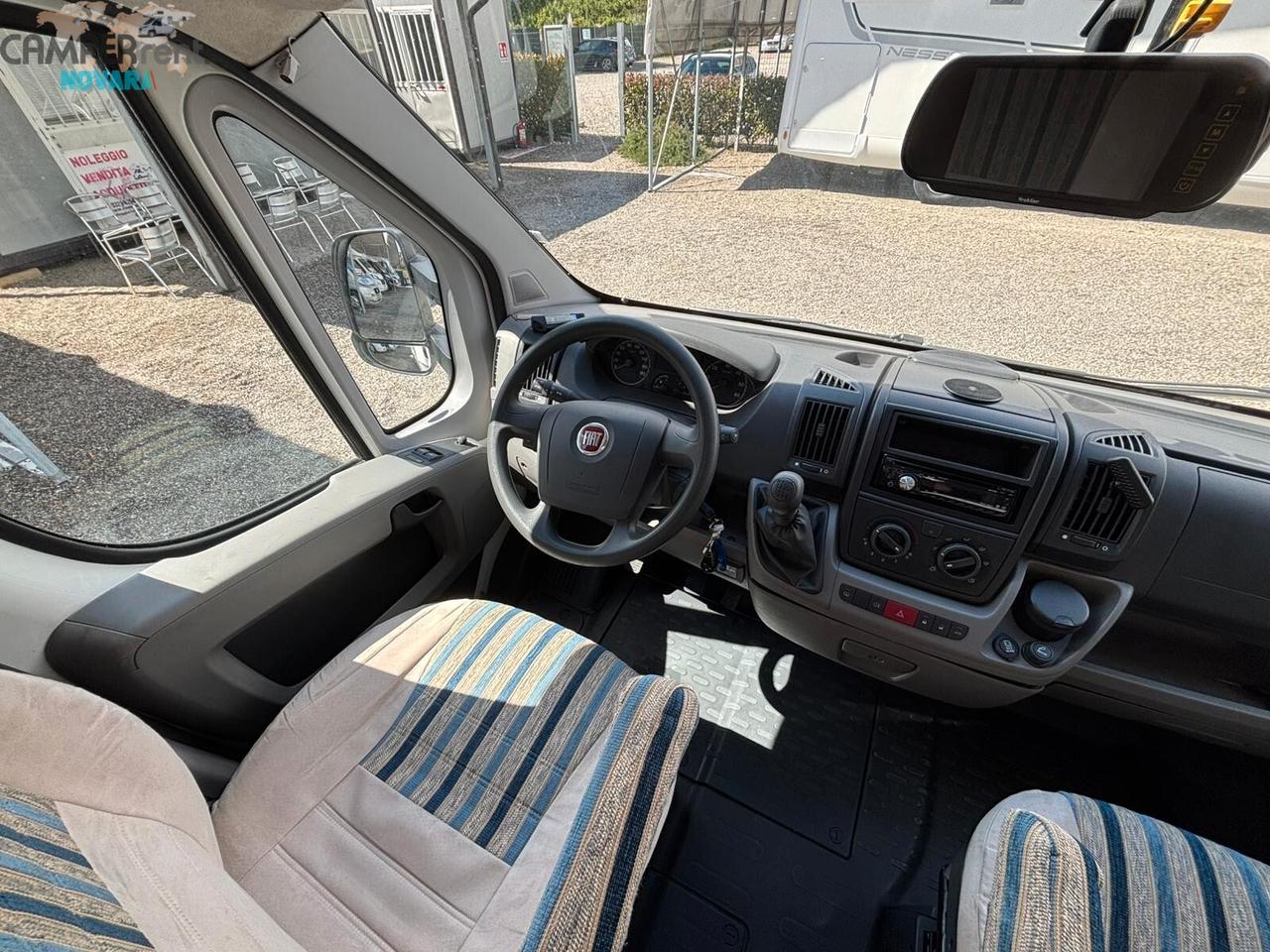 LAIKA X650 R - SEMINTEGRALE CON LETTI GEMELLI IN CODA ED AMPIO GARAGE