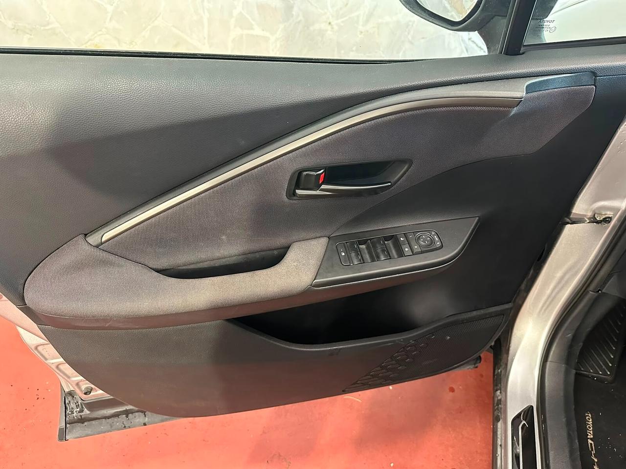 Toyota C-HR 1.8 HV Lounge