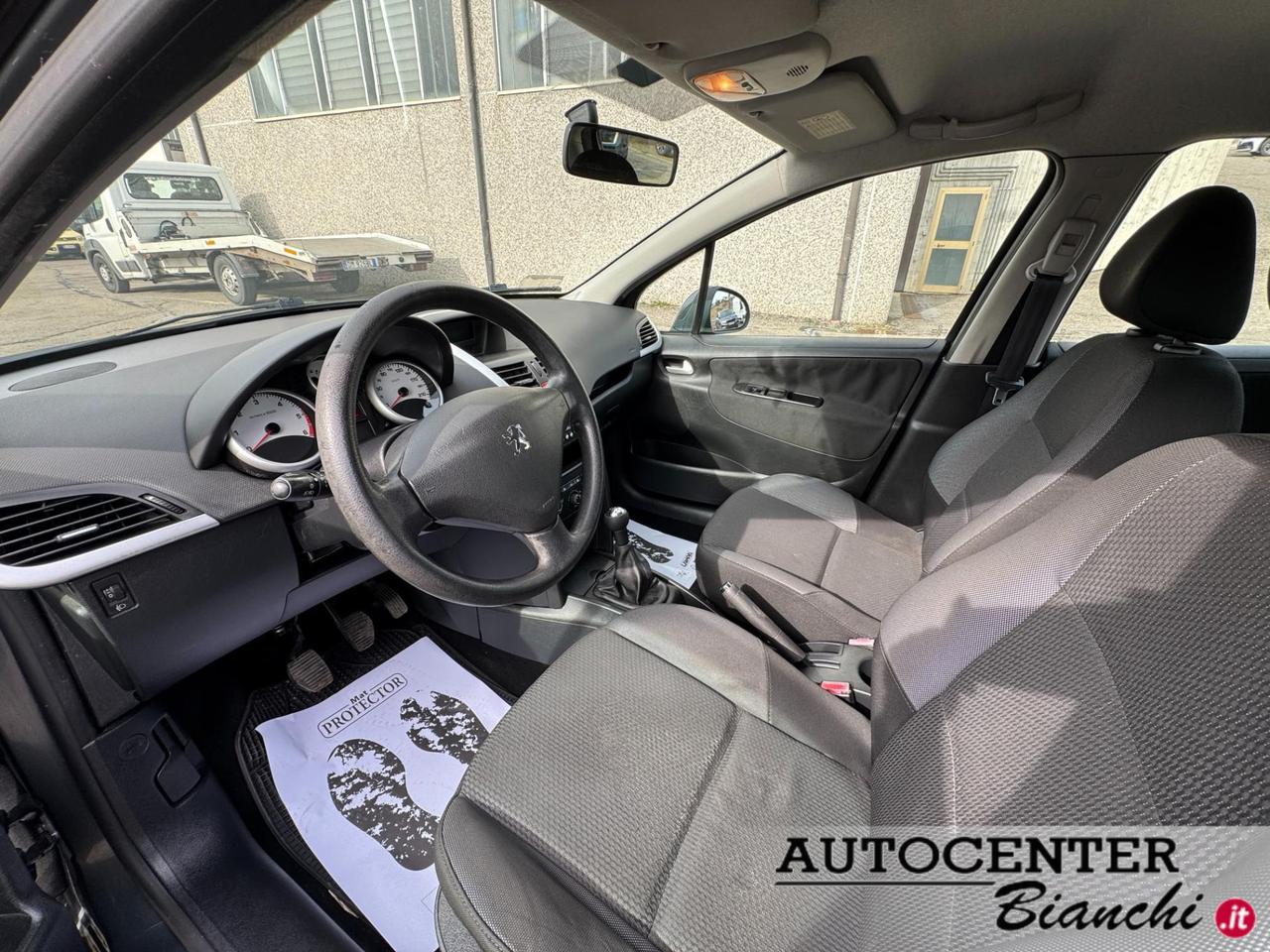 Peugeot 207 5 Porte 207 5p 1.6 hdi 8v Millesim 200