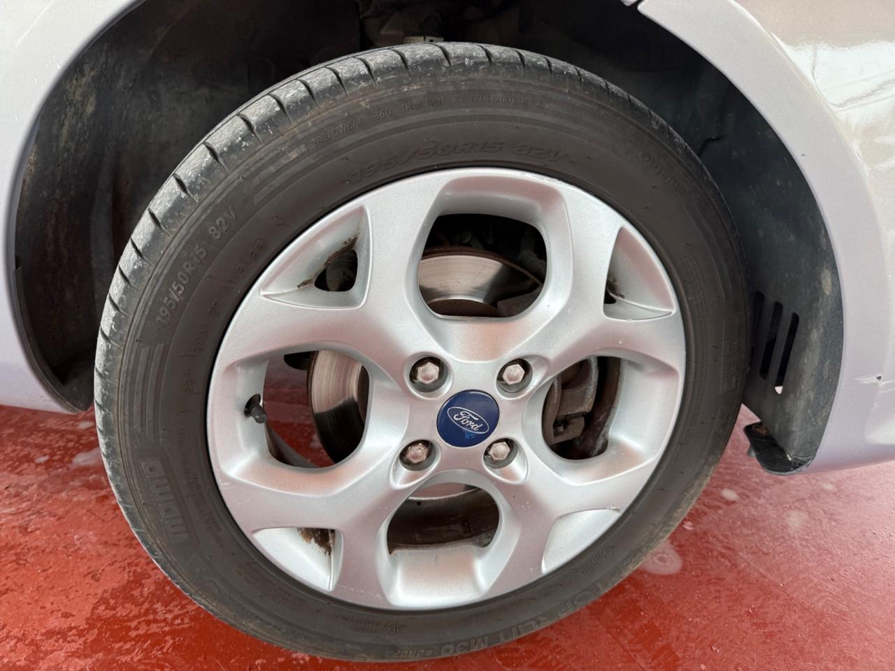 Ford Fiesta 1.4 Diesel - Neopatentati - Tagliandi certificati