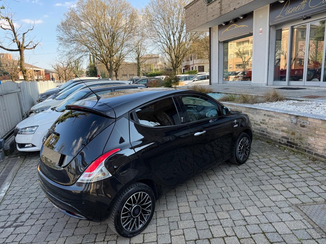 Lancia Ypsilon 1.2 69 CV 5 porte Mya