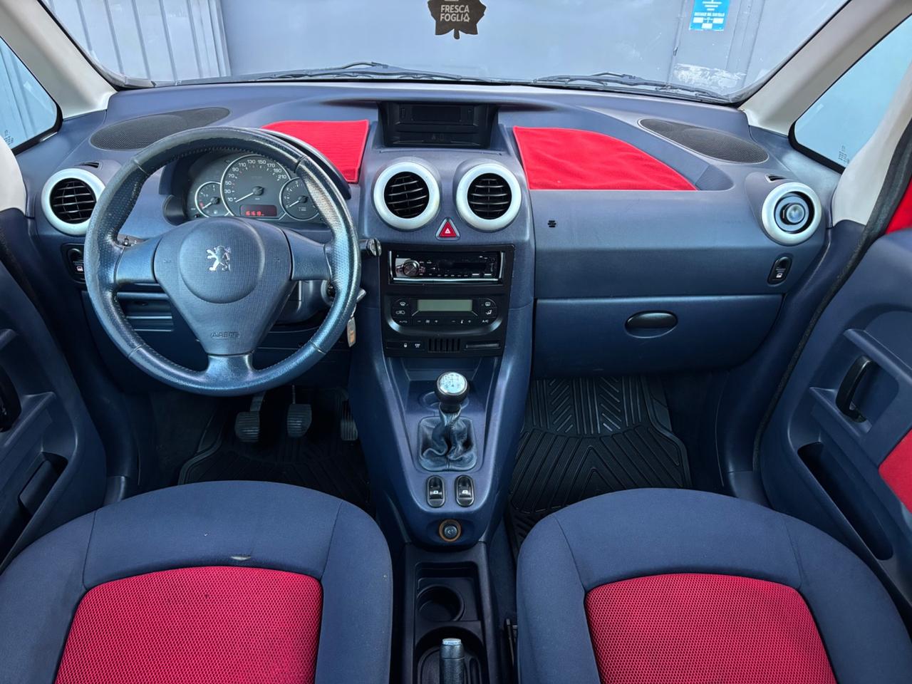 Peugeot 1007 1.4 benzina. Garanzia 12 mesi. Neop..