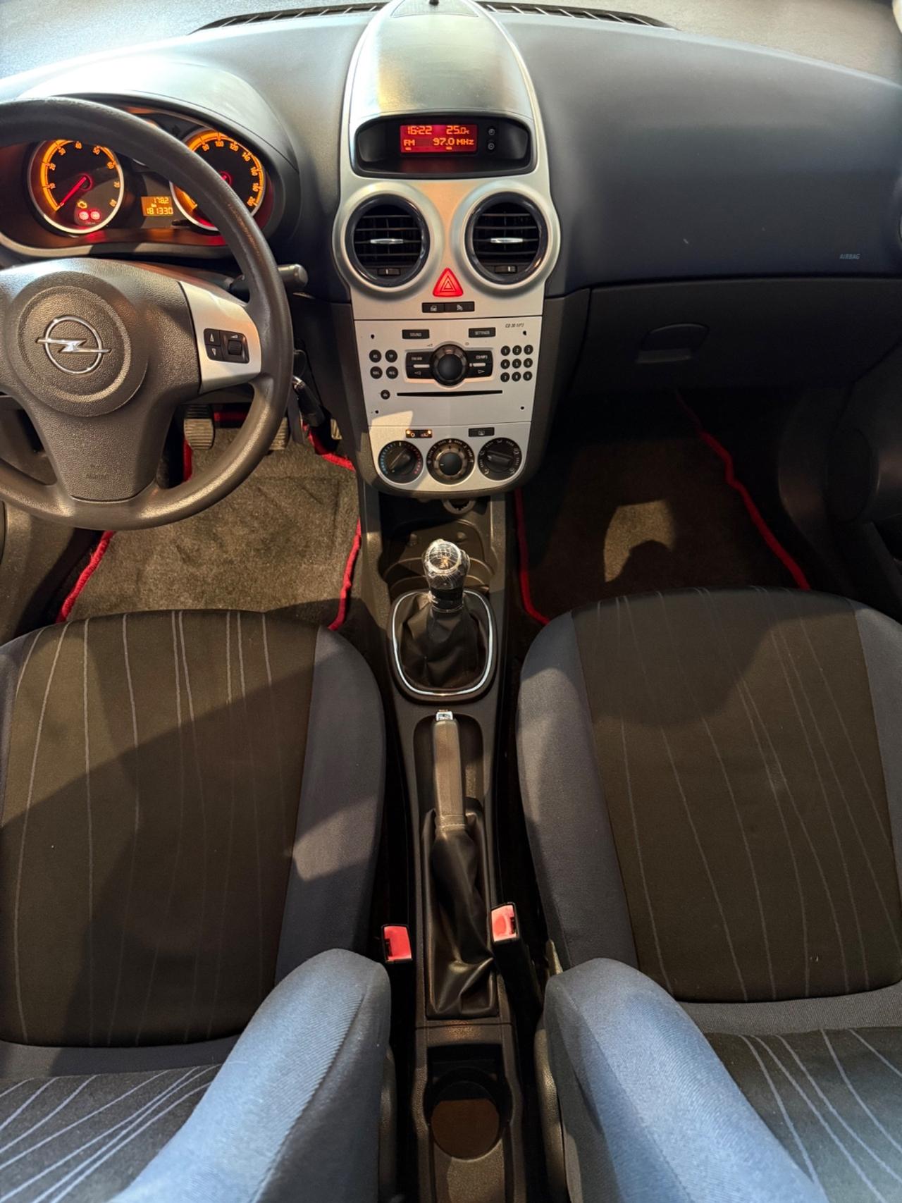 Opel Corsa 1.2 5 porte Cosmo