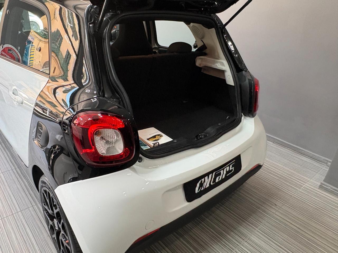 smart forFour 1.0 Twinamic Automatica 71cv Passion ITALIANA