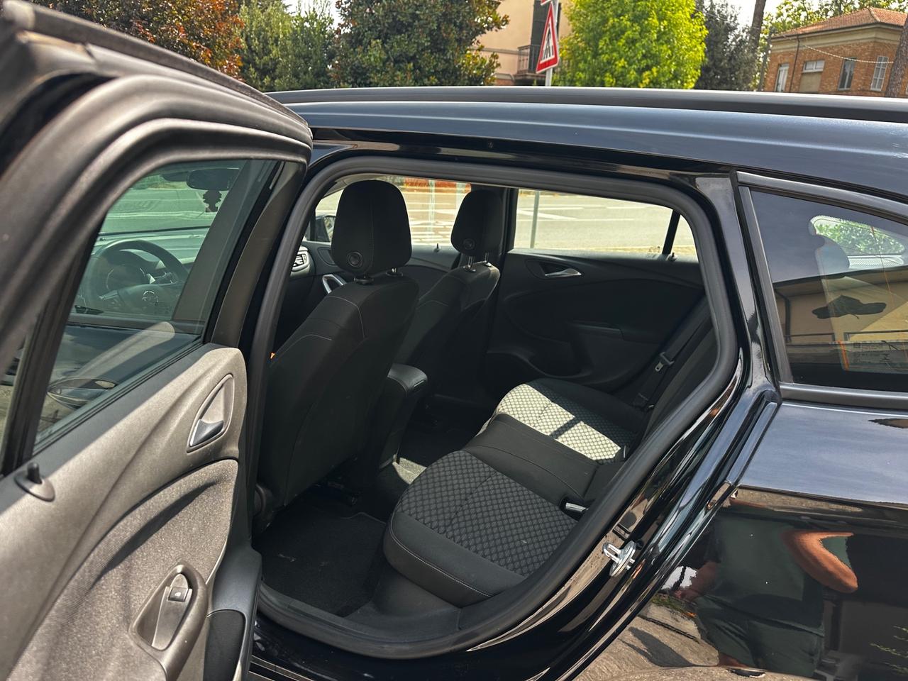 Opel Astra 1.6 CDTi 136CV aut. Sports Tourer Business