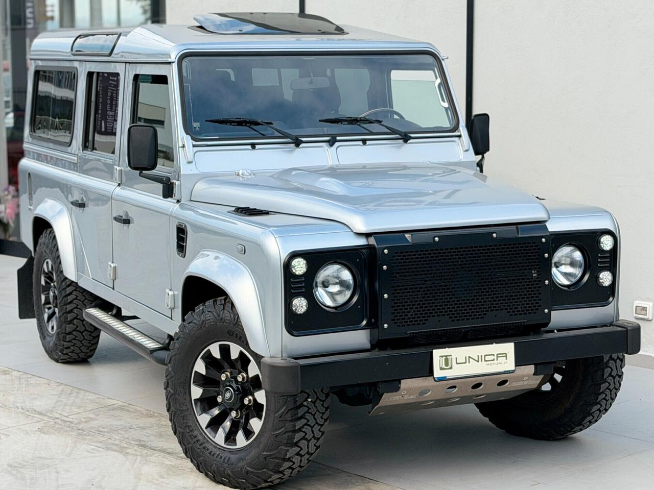 Land Rover Defender 110 2.2 TD4 SE 122 CV SW 7 POSTI AUTOCARRO IVA ESPOSTA