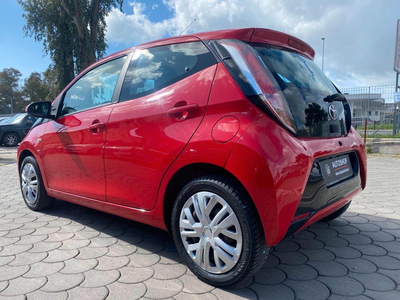 TOYOTA - Aygo - 1.0 VVT-i 69 CV x-play - UNIPRO. -