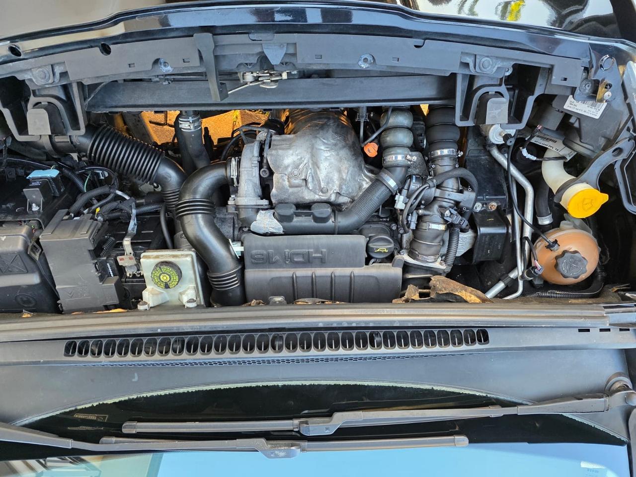 Peugeot 5008 1.6 HDi 110CV Féline