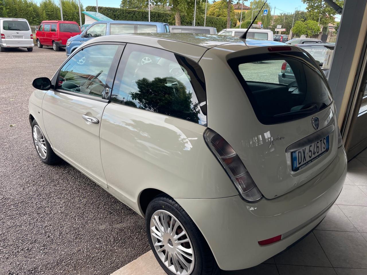 Lancia Ypsilon 1.4 Platino Ecochic GPL