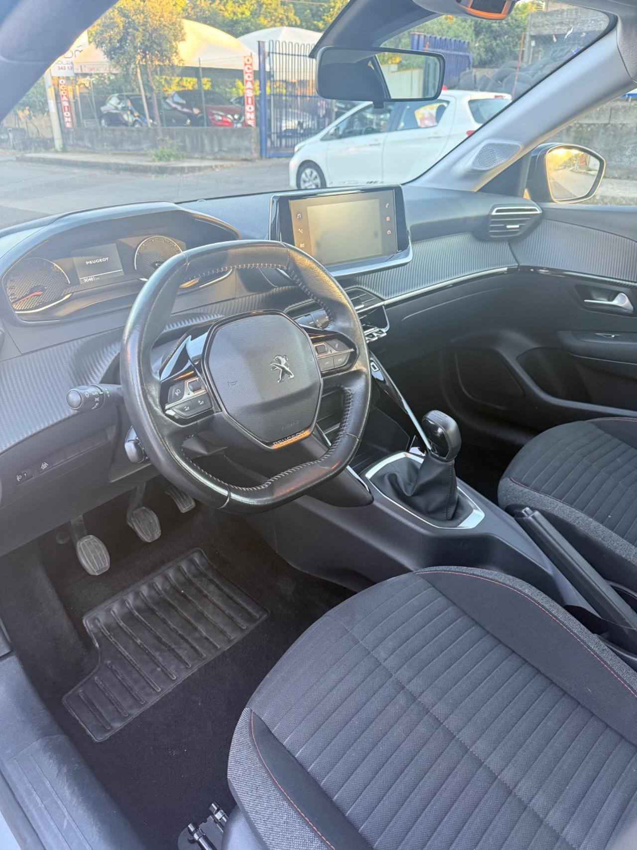 Peugeot 208 PureTech 75cv