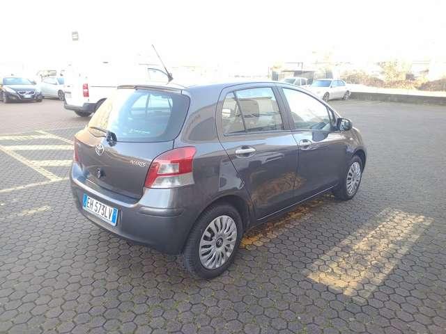Toyota Yaris Yaris II 2005 5p 1.3 dual Sol my10