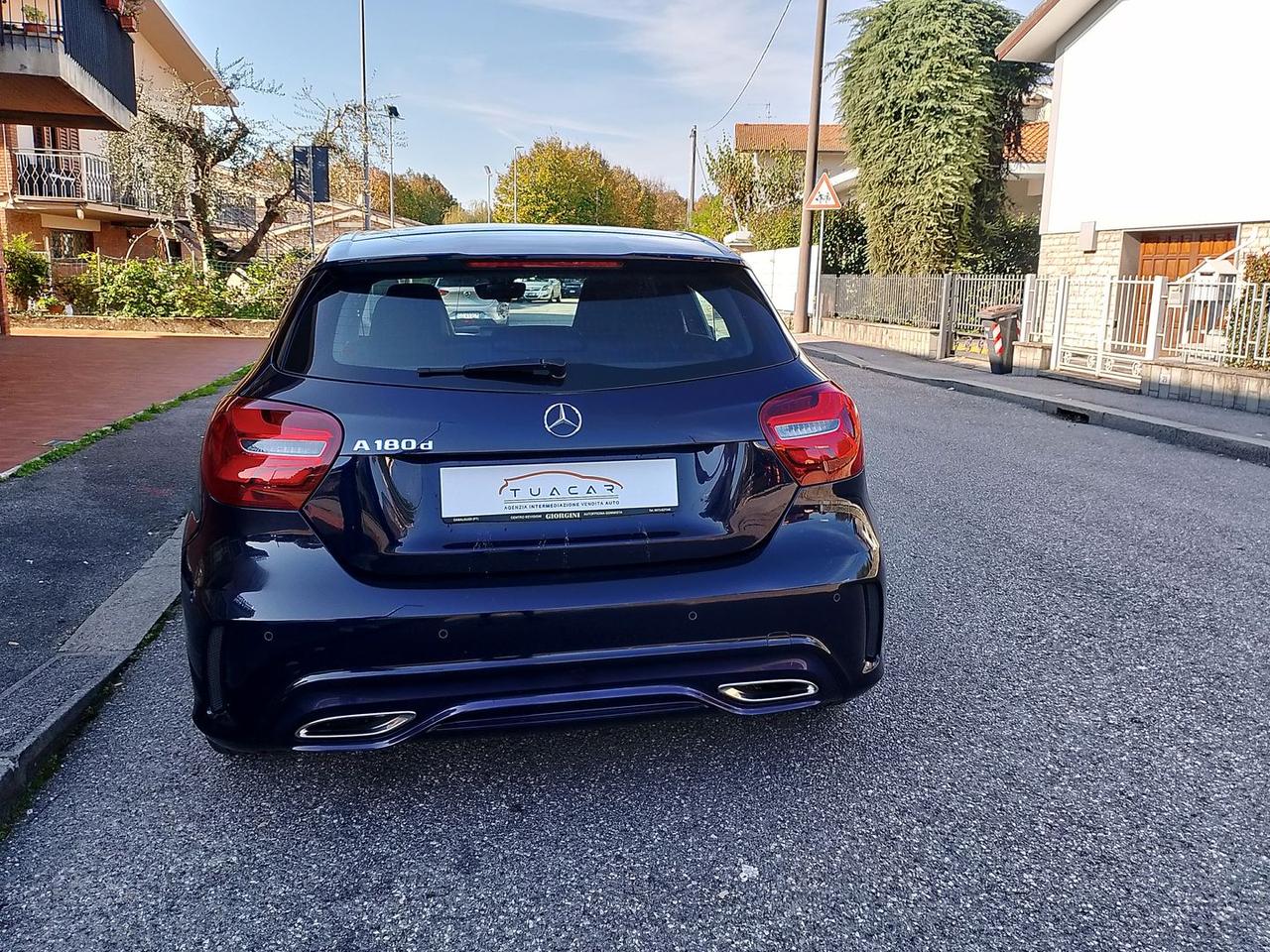 Mercedes-Benz A 180 AMG Line A 180 D