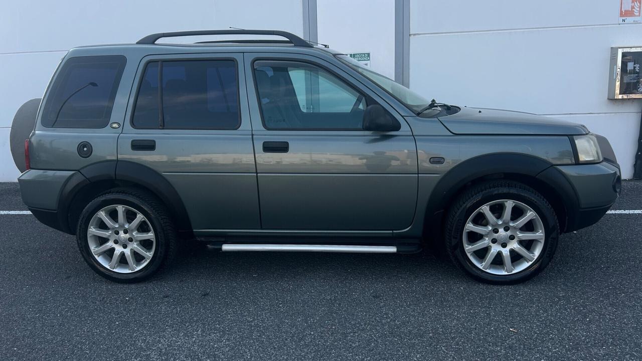 Land Rover Freelander td4 5 p 112 cv. 4X4