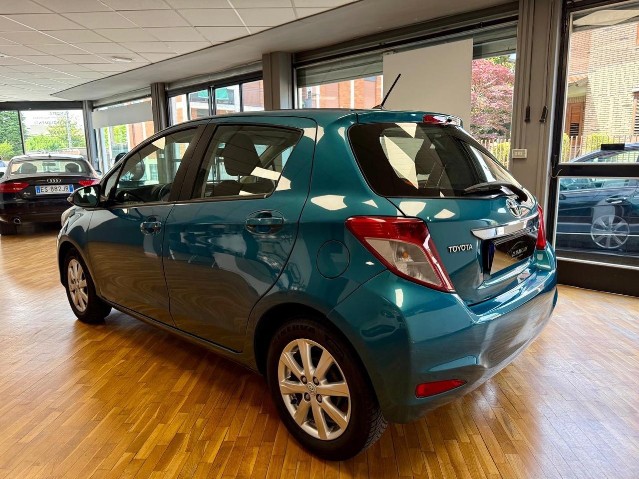 Toyota Yaris 1.3 benzina 5 porte