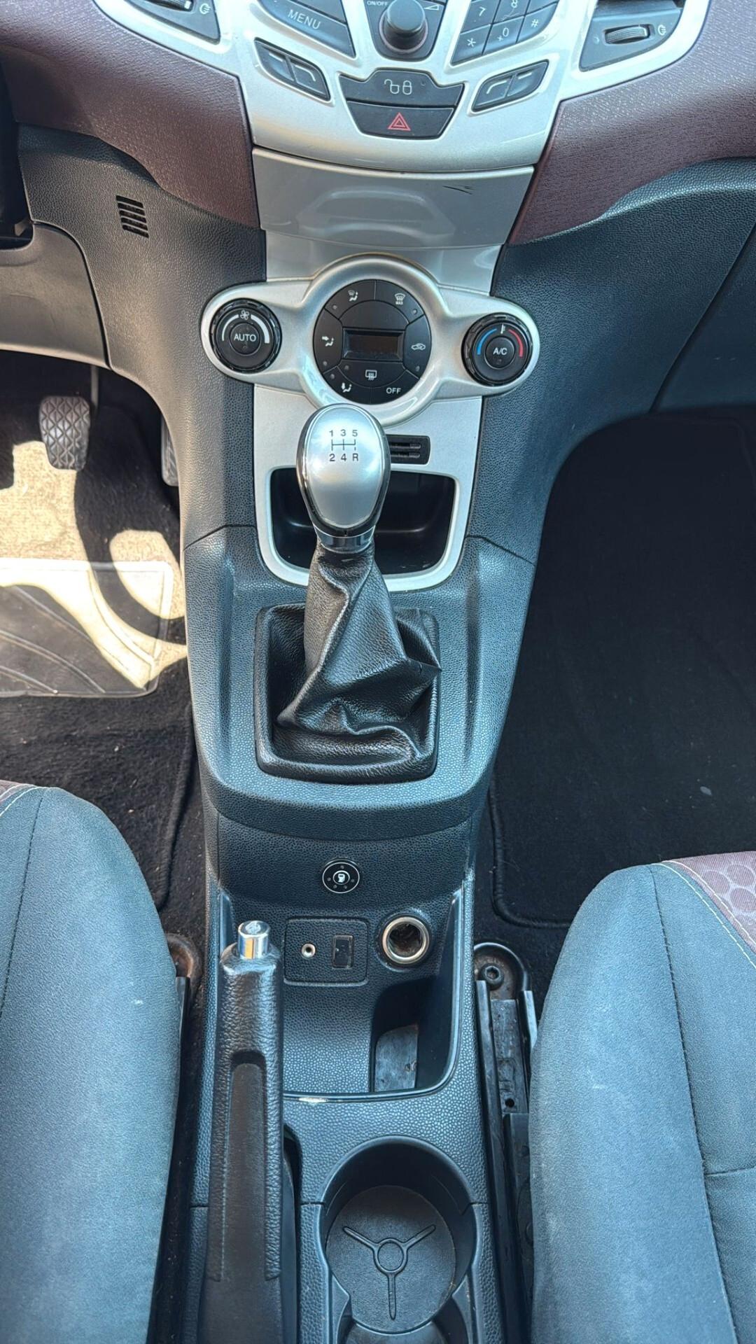 Ford Fiesta Ikon 1.4 3 porte Bz.- GPL