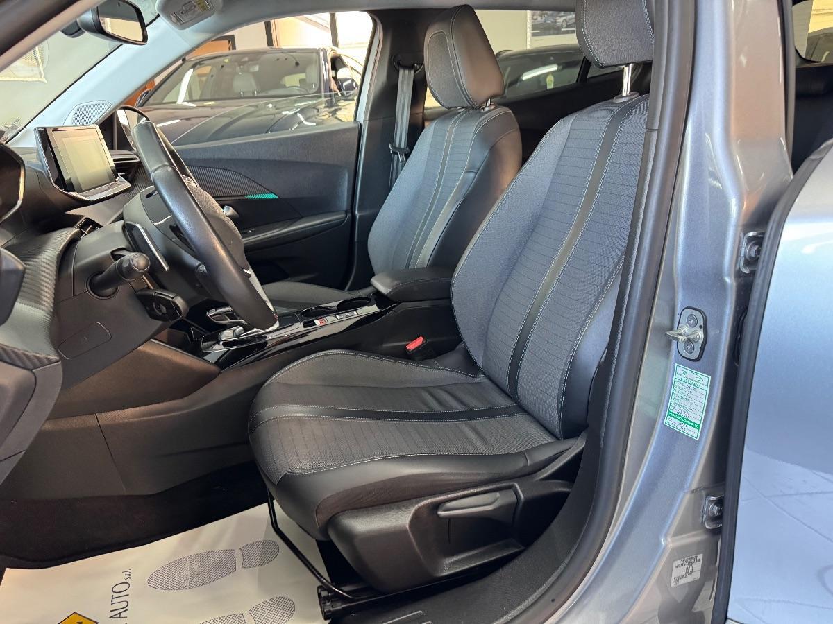 PEUGEOT 2008 BlueHDi 130 S&S EAT8 ALLURE UNICO PROP/ CARPLAY