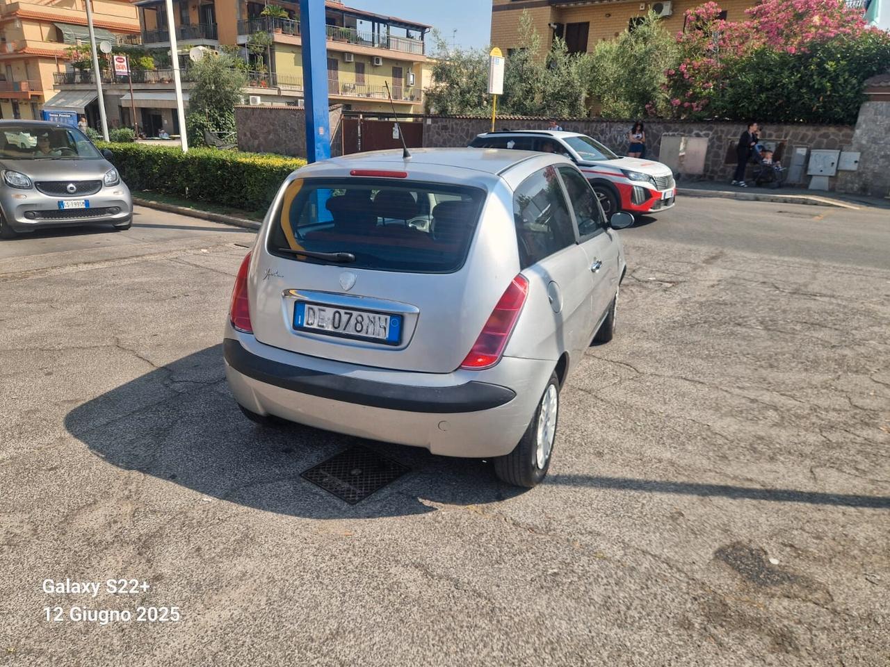 Lancia Ypsilon 1.3 MJT 75 CV Argento