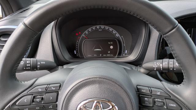 TOYOTA Aygo X Active 1.0cc 72cv AUTOMATICA CAMERA POST. CRUISE