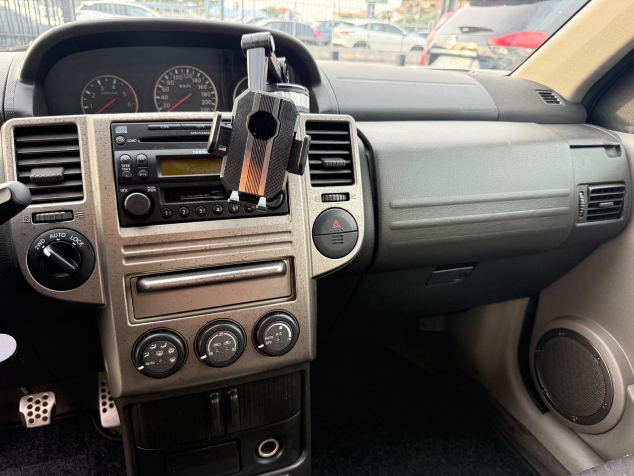 Nissan X-Trail 2.2 dCi Elegance