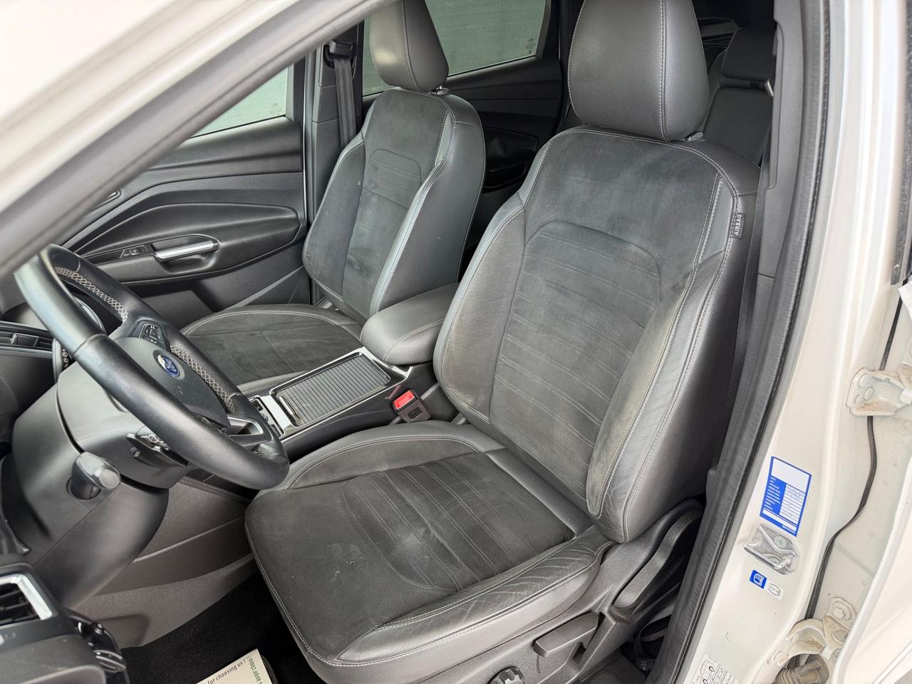 Ford Kuga 1.5 TDCI 120 CV S&S 2WD Powershift ST-Line