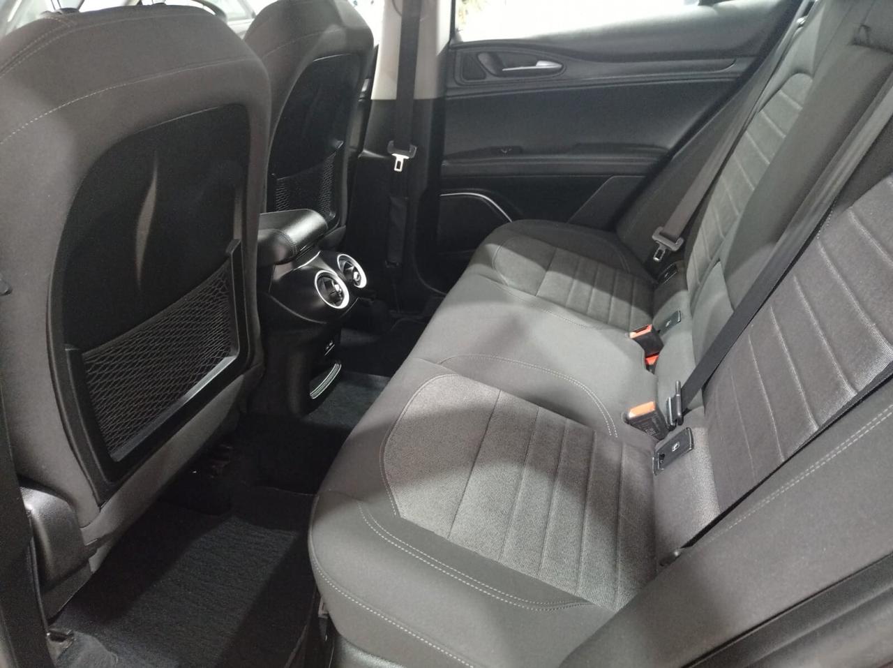 Alfa Romeo Stelvio 2.2 Turbodiesel 180 CV AT8 RWD Business