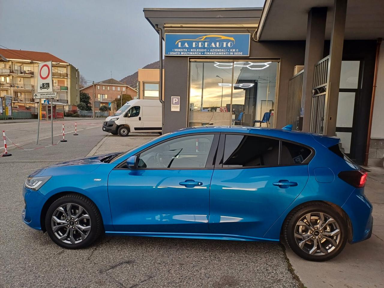 Ford Focus 1.0 EcoBoost Hybrid 125 CV Powershift 5p. ST-Line