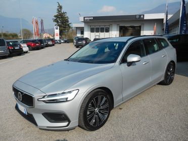 Volvo V60 B4 (d) automatico Core Hybrid 197cv GANCIO TRAINO