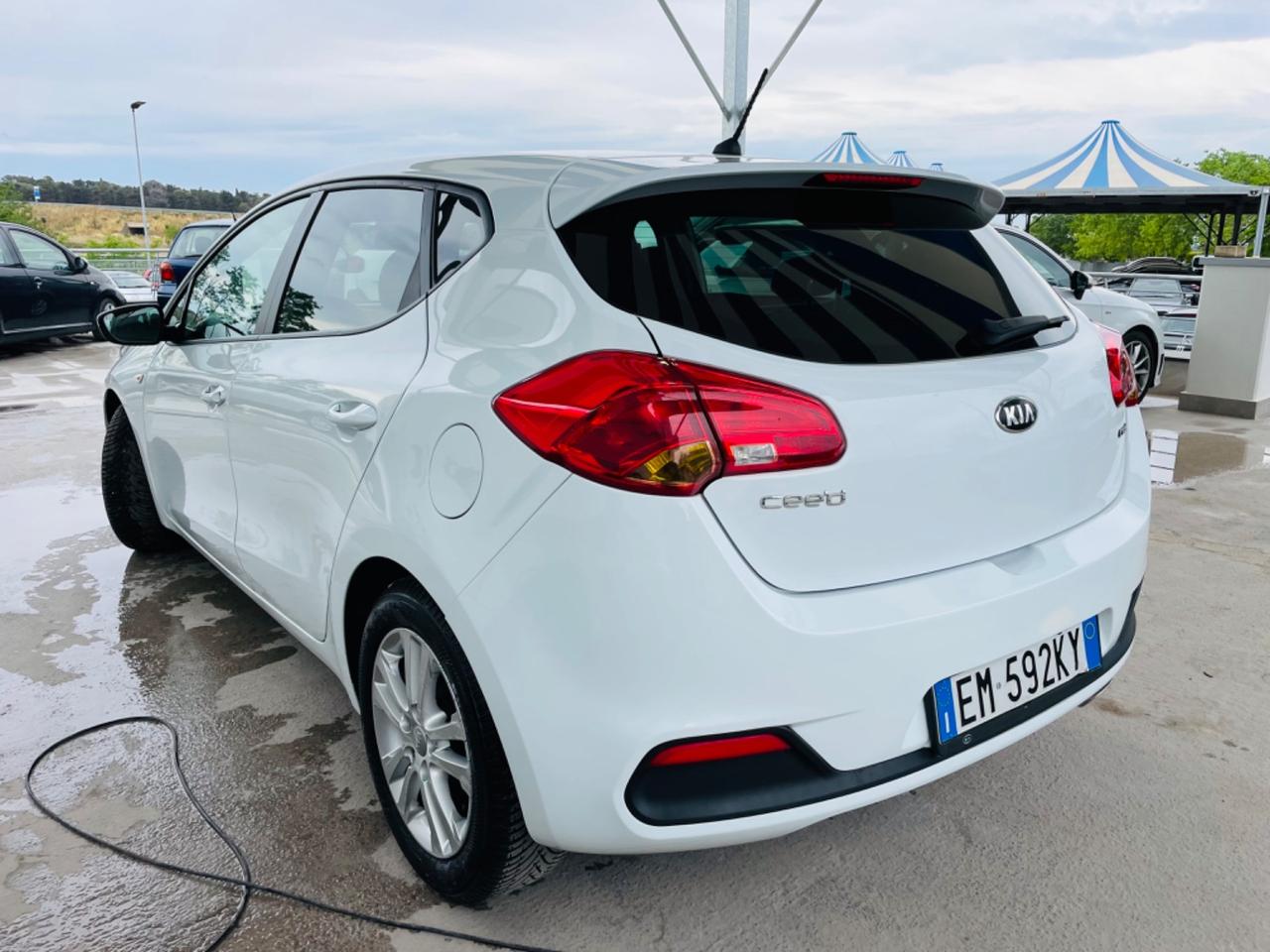 Kia Ceed cee'd 1.4 CRDi 5 porte Cool