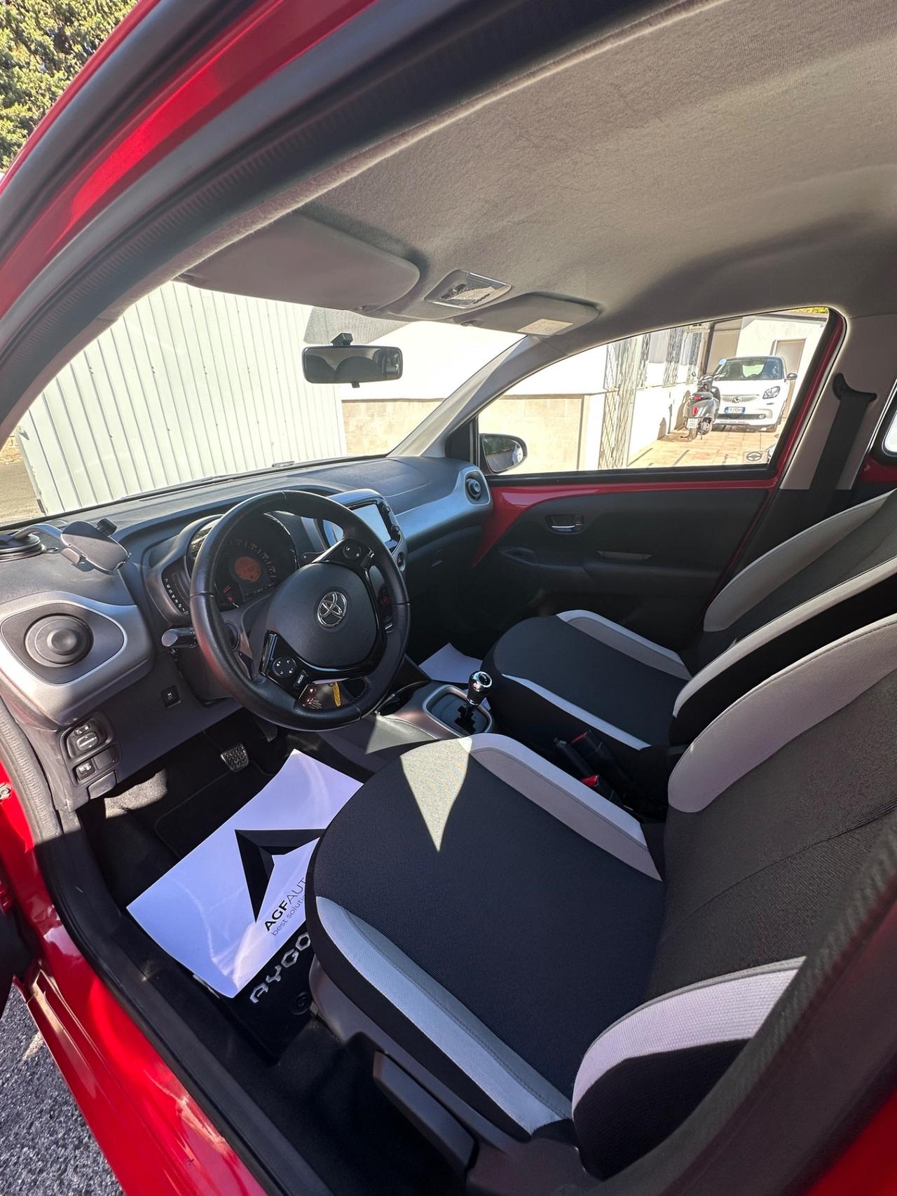 Toyota Aygo 1.0 VVT-i 69 CV 5 porte x-wave MMT