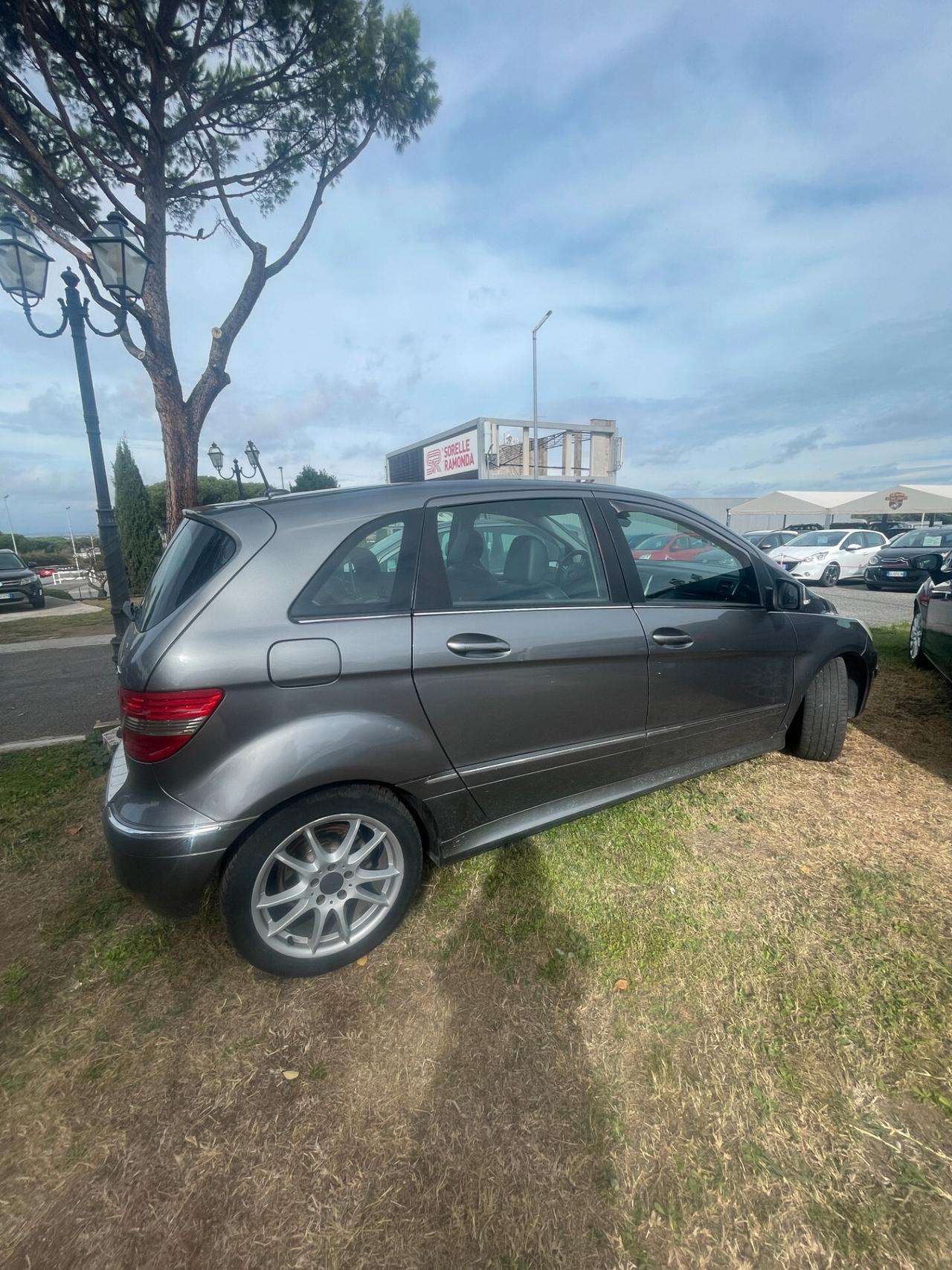 Mercedes-benz B 180 CDI SPORT CERCHI CRUISE COMAND NAVI PDC PELLE MOTORE NUOVO